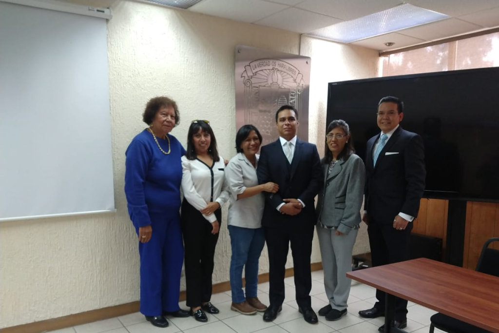 tesis : Aislamiento de bacteriofagos de Klebsiella pneumoniae y Staphylococcus aureus.